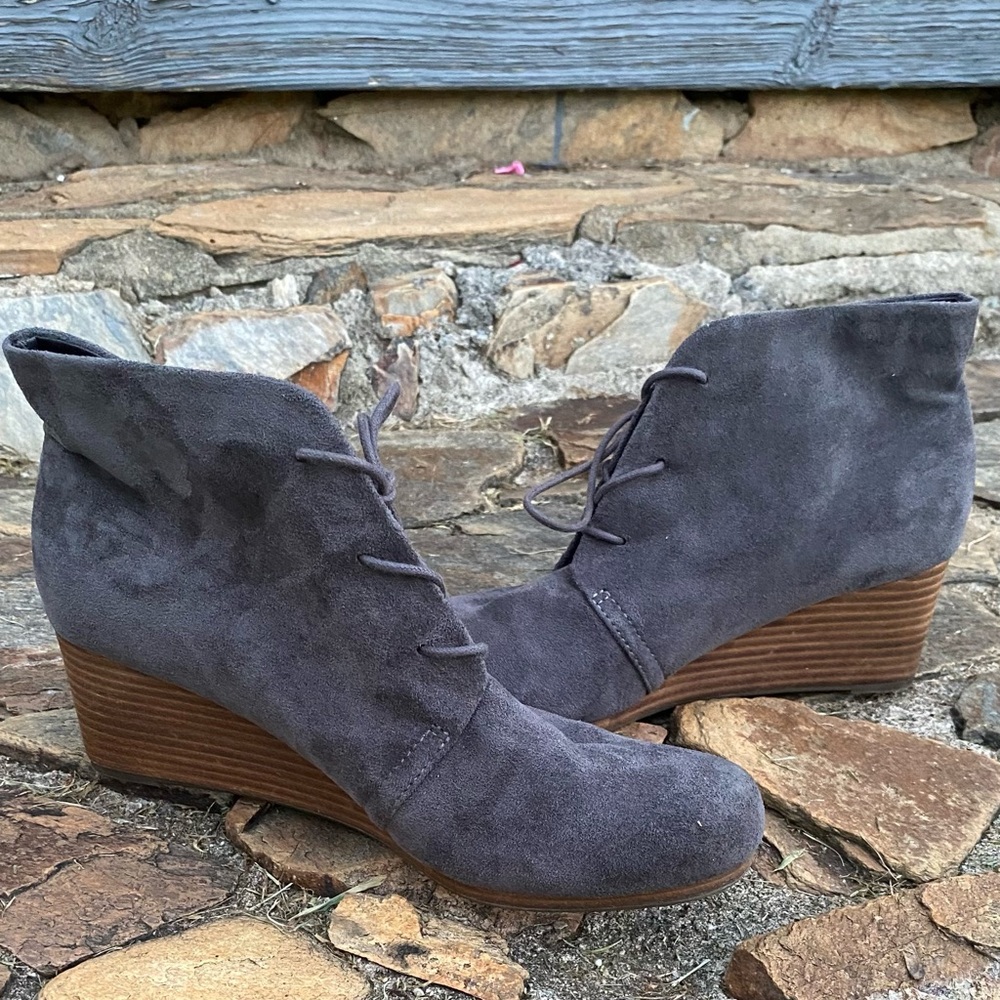 DR. SCHOLL’S DAKOTA Memory Foam Cool Fit Wedge Booties Shoes 10W 10 Wide Gray - Picture 6 of 11